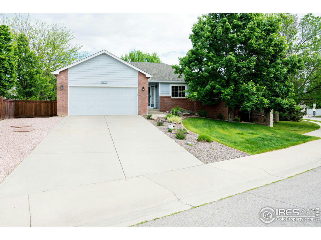 554 SATURN DR, FORT COLLINS, CO 80525, photo 1 of 39